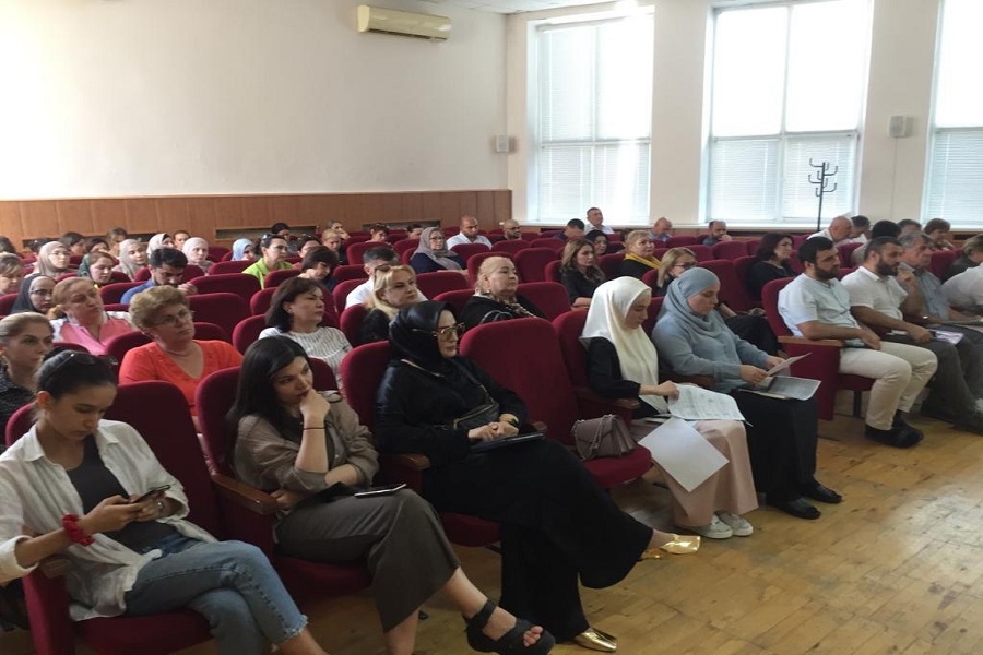 Абдурахман Махмудов провел выездное совещание по вопросам профилактики кори в Каспийске